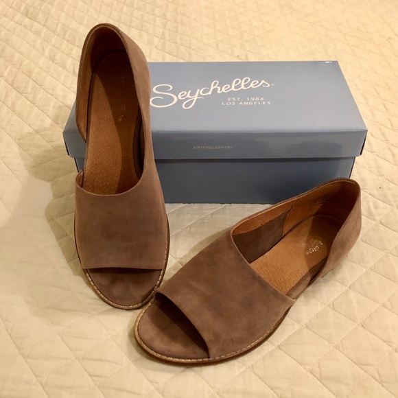 seychelles passport flats